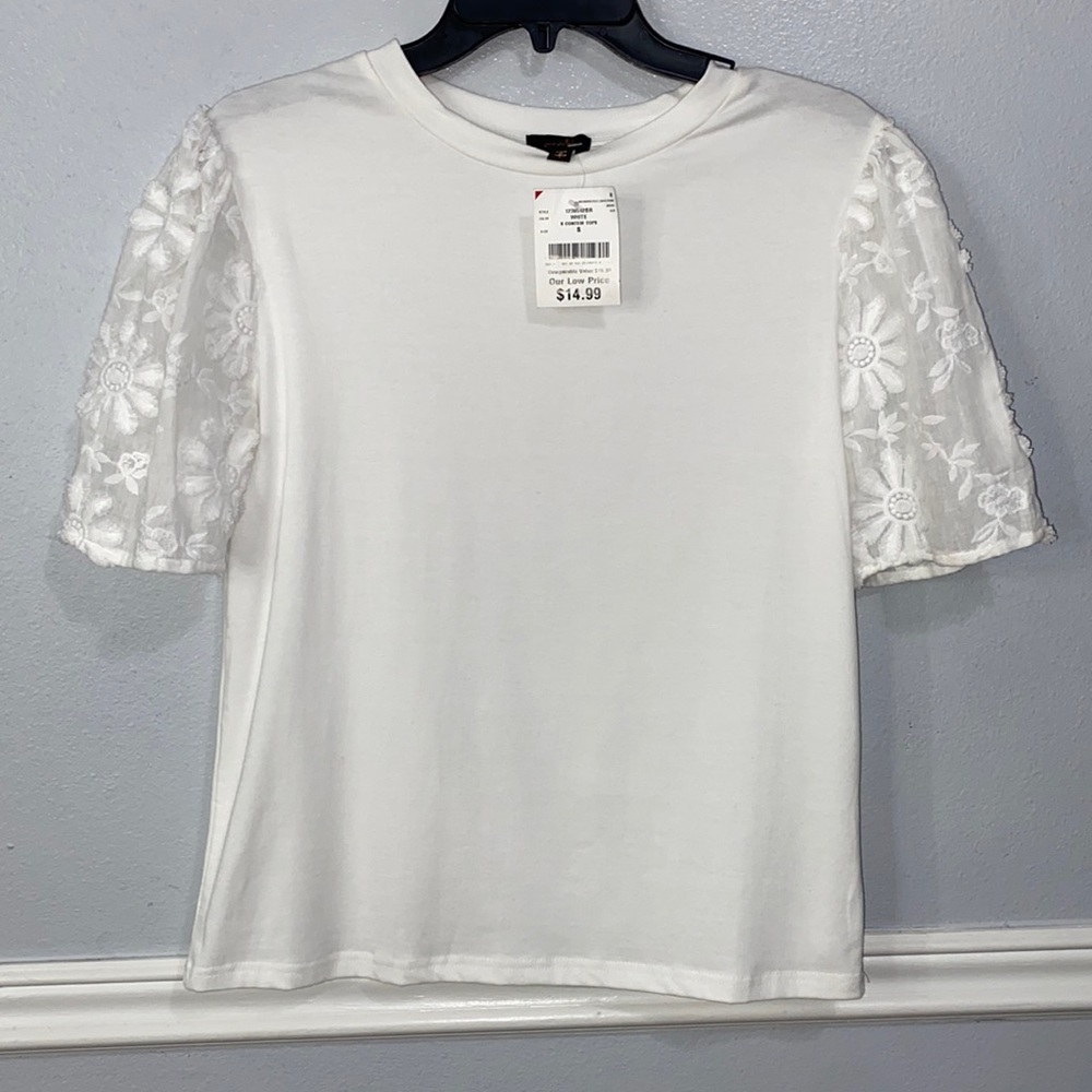 White Floral Puff Sleeve Blouse Size: S (New With Tag)